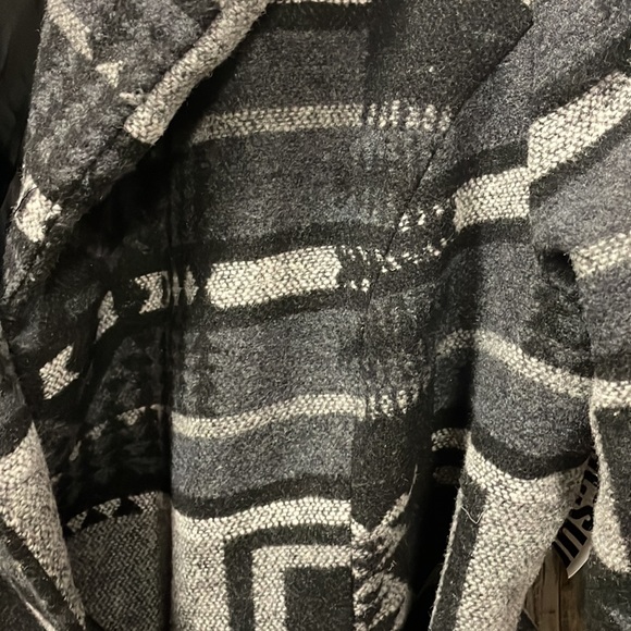 KIRRA COAT - Picture 2 of 10